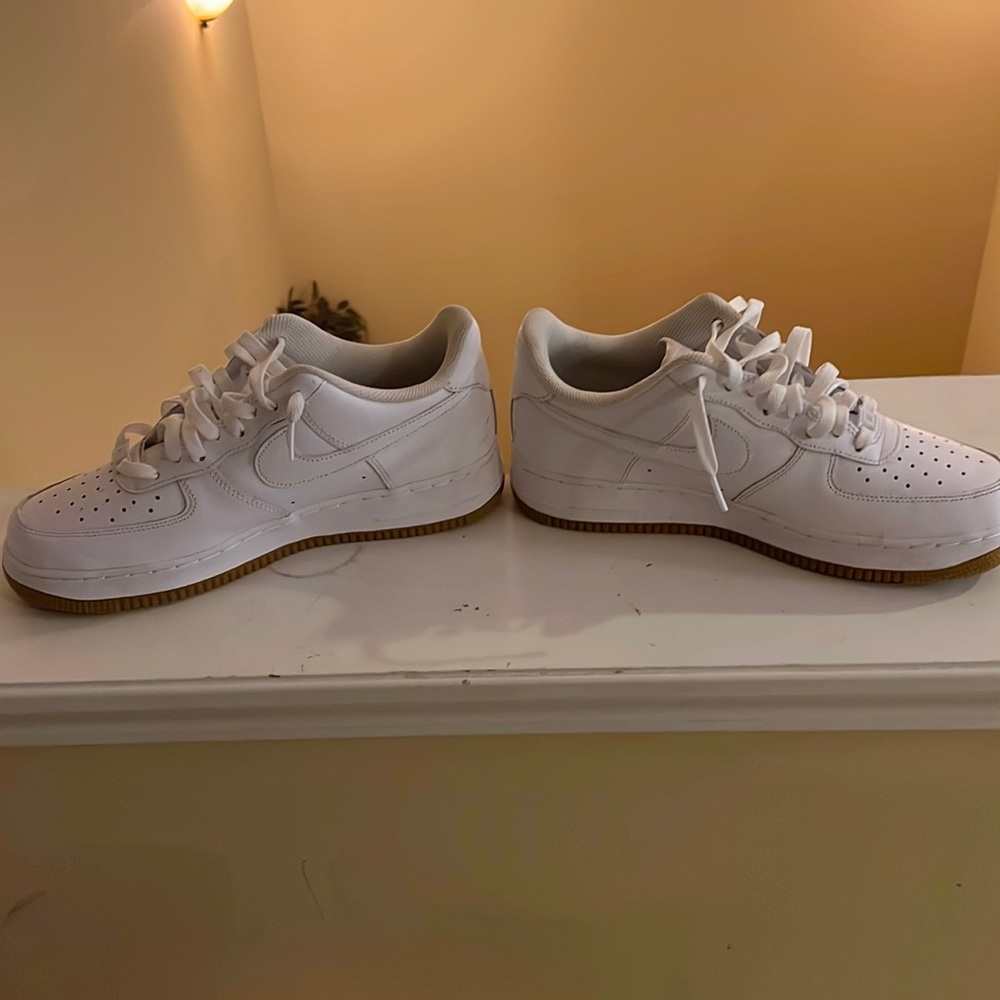 Air Force 1 (gum bottom)